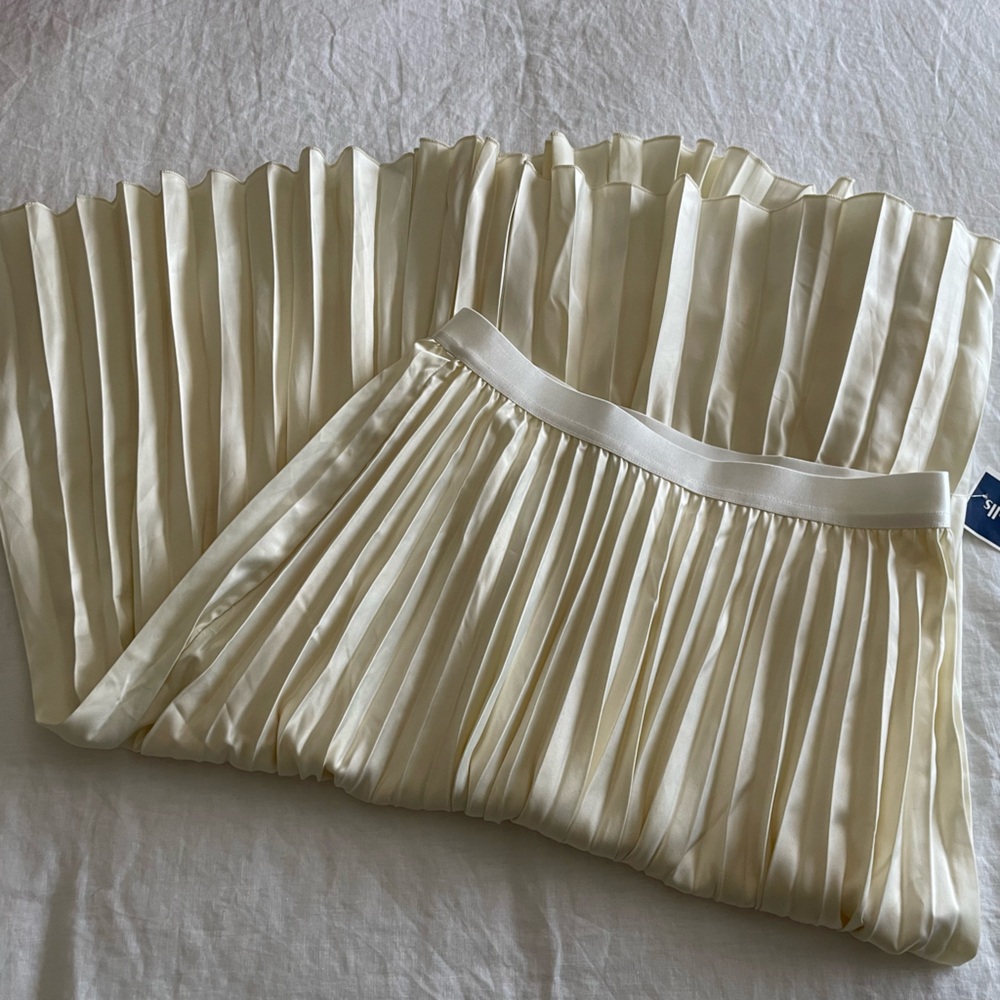 Wd.ny butter cream pleated Skirt